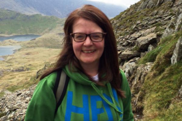 Deborah Hayes climbs Mount Snowdon for Endometriosis UK